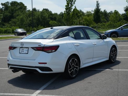 Used 2025 Nissan Sentra SR FWD image 7