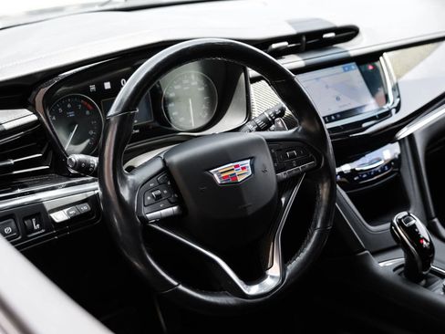Used 2020 Cadillac XT6 Sport AWD/4WD image 17