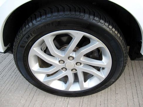 Used 2014 Land Rover LR4 HSE image 38