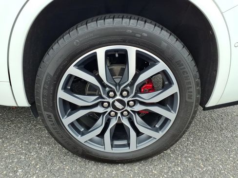 Used 2024 Cadillac XT6 Sport w/ Technology Package AWD/4WD image 19