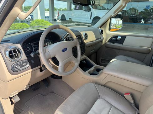 Used 2005 Ford Expedition Eddie Bauer AWD/4WD image 10