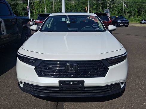 Used 2024 Honda Accord EX image 3