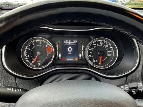 Used 2021 Jeep Cherokee Latitude Plus image 12