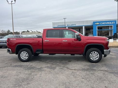 Used 2024 Chevrolet Silverado 2500 LTZ w/ LTZ Convenience Package image 2