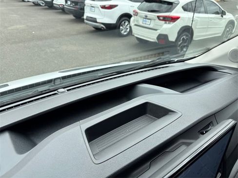 Used 2022 Ford E-Transit Medium Roof image 21