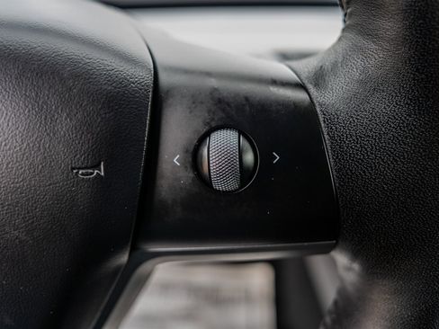 Used 2022 Tesla Model 3 Standard Range image 15