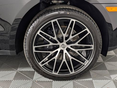 New 2026 Porsche Macan image 14