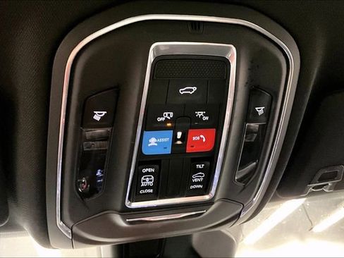 Used 2023 Jeep Grand Cherokee Altitude AWD/4WD image 32