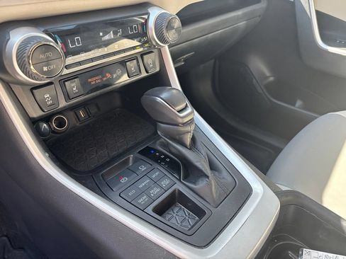 Used 2022 Toyota RAV4 XLE Premium AWD/4WD image 11