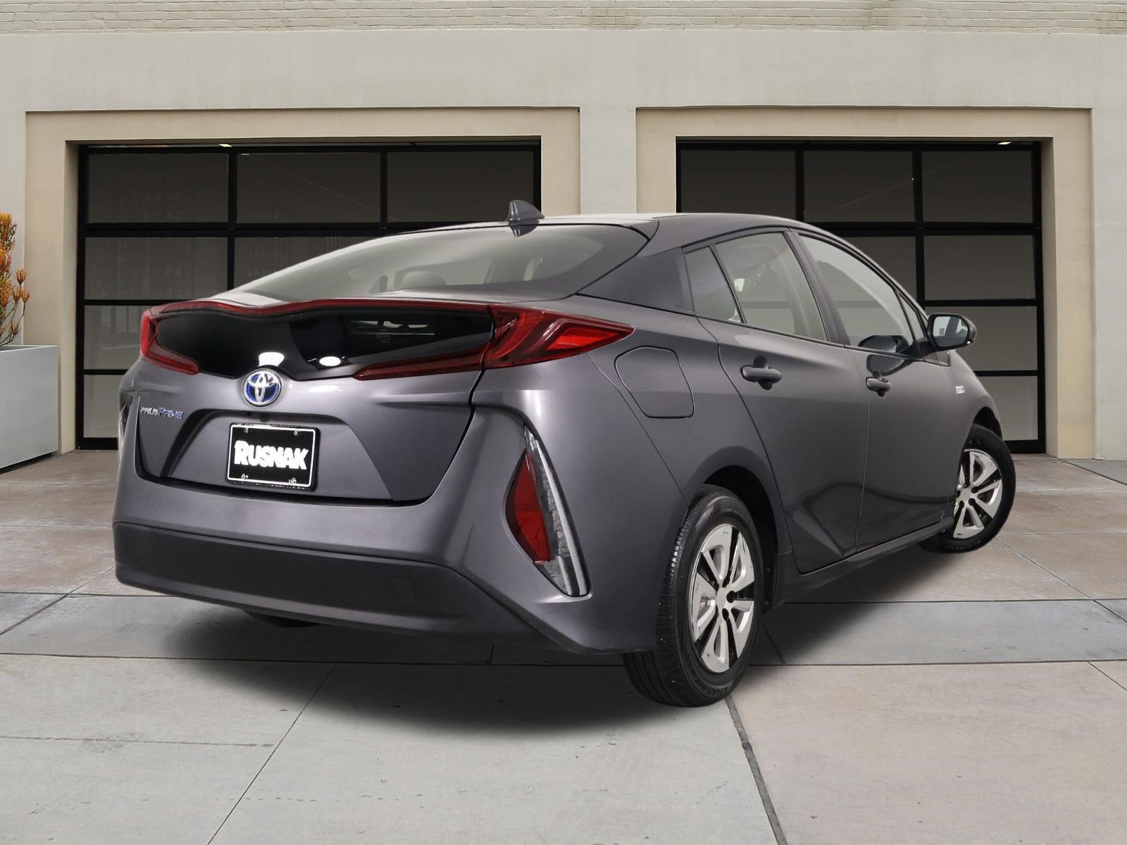 Used 2021 Toyota Prius Prime LE w/ Carpet Mat Package (TMS) FWD image 4