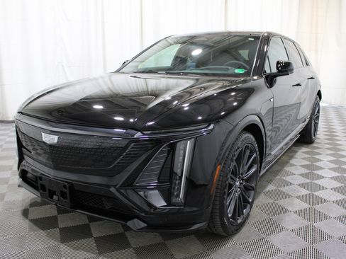 New 2026 Cadillac Lyriq V image 38