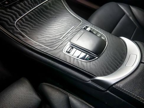 Used 2022 Mercedes-Benz GLC 300 image 21