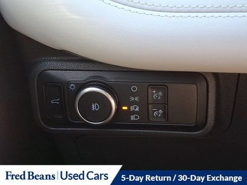 Used 2025 Ford Explorer Platinum w/ Ultimate Package AWD/4WD image 32