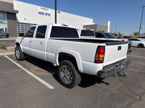 Used 2003 GMC Sierra 2500 SLT w/ SLT Preferred Equipment Group AWD/4WD image 2