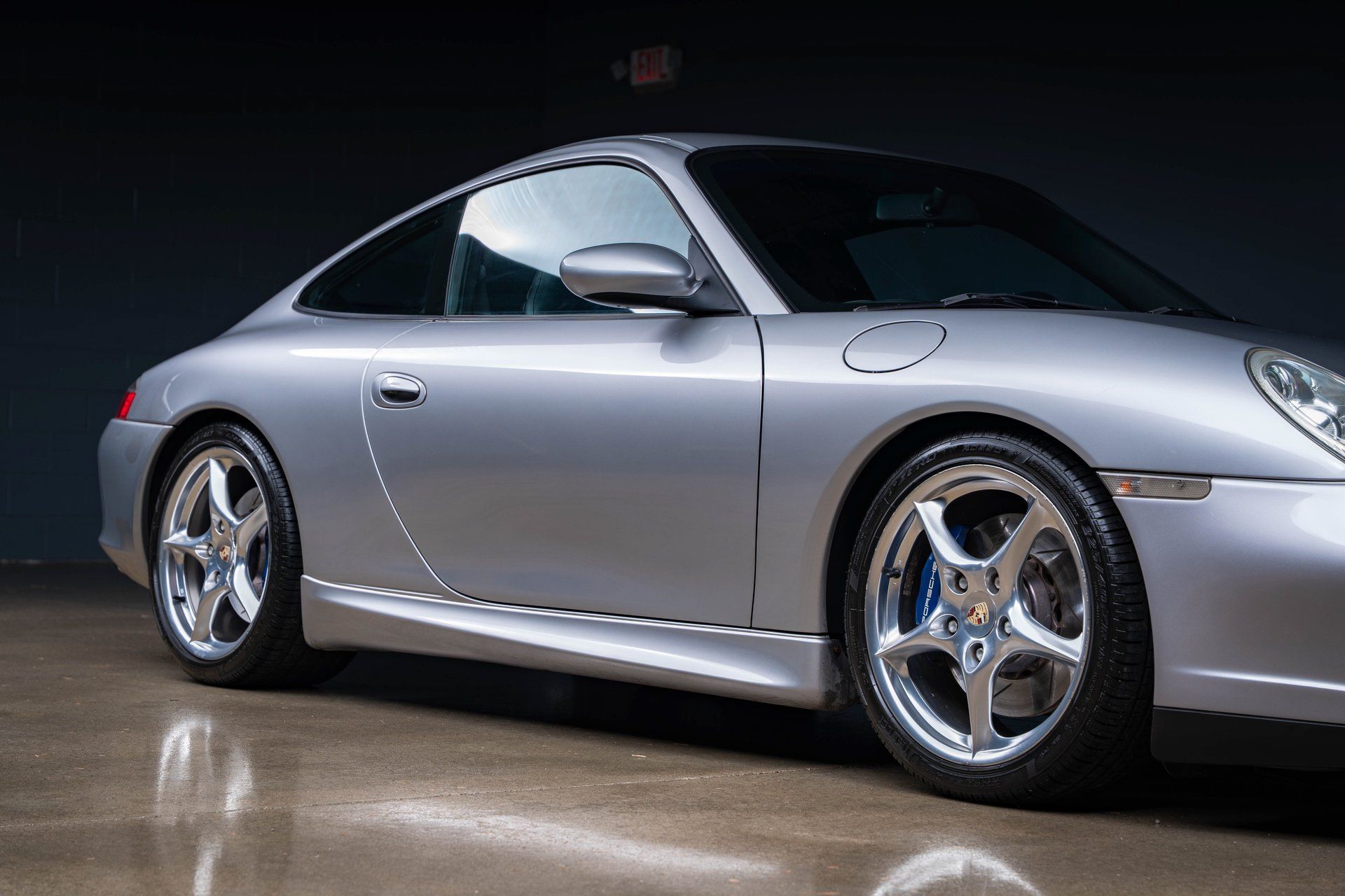 Used 2004 Porsche 911 40th Anniversary RWD image 26