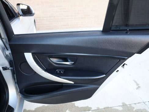 Used 2016 BMW 320i Sedan image 23