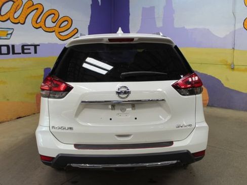 Used 2017 Nissan Rogue SV AWD/4WD image 7