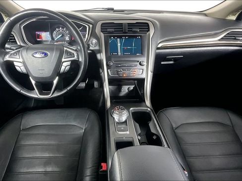 Used 2017 Ford Fusion SE w/ Fusion SE Technology Package AWD/4WD image 15