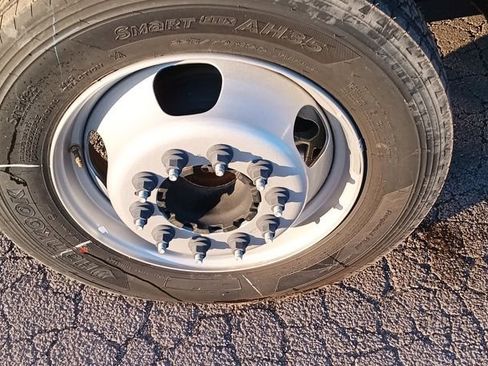 New 2024 RAM 5500 Tradesman image 27