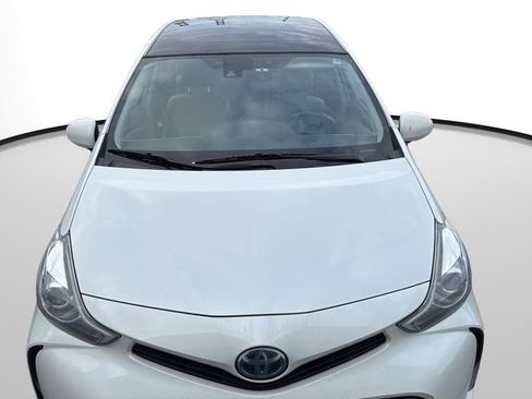 Used 2015 Toyota Prius V image 2