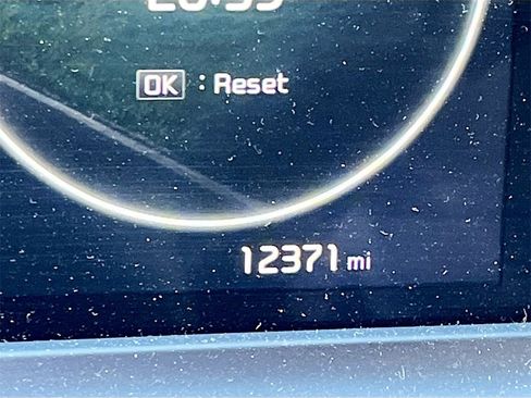 Used 2024 Kia Seltos SX w/ SX Sunroof Package image 12