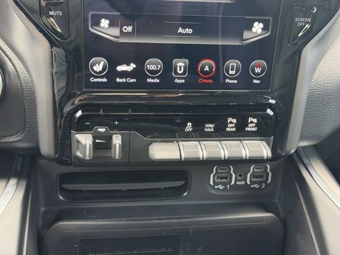 Used 2021 RAM 1500 Laramie RWD image 30