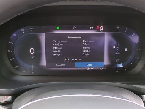 Used 2025 Volvo S60 B5 Plus image 26