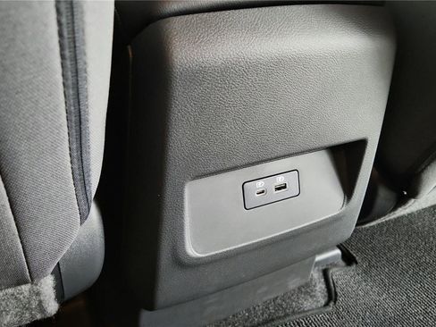 Certified 2025 Nissan Frontier SV image 23