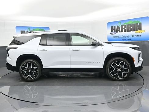 New 2026 Chevrolet Traverse High Country w/ LPO, Floor Liner Package FWD image 7