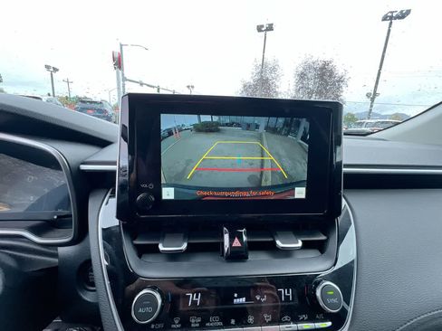 Used 2024 Toyota Corolla Cross XLE w/ Convenience Package image 17