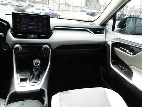 Certified 2021 Toyota RAV4 XLE Premium image 24