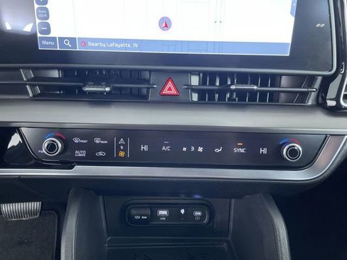 Used 2025 Kia Sportage EX image 24