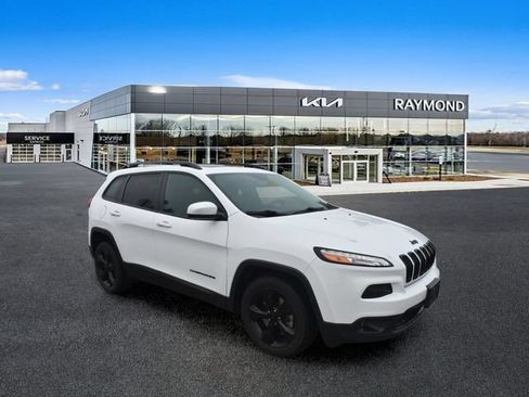 Used 2018 Jeep Cherokee Limited w/ High Altitude Package FWD image 10