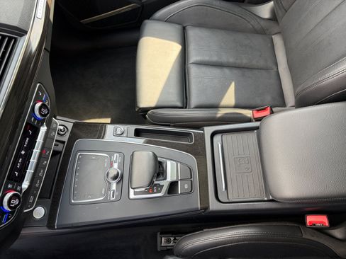 Used 2019 Audi Q5 Prestige w/ Prestige Package AWD/4WD image 16