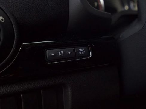 Used 2023 Nissan Titan SV AWD/4WD image 13