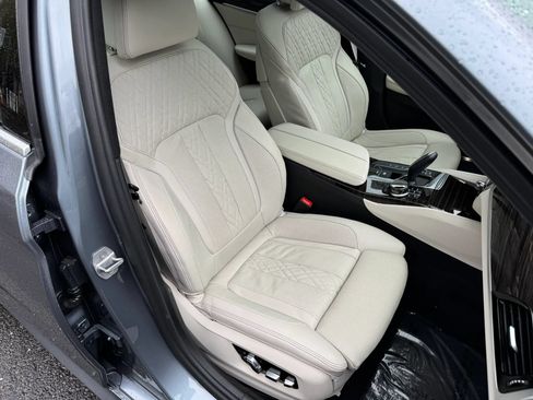 Used 2018 BMW 530e xDrive AWD/4WD image 26