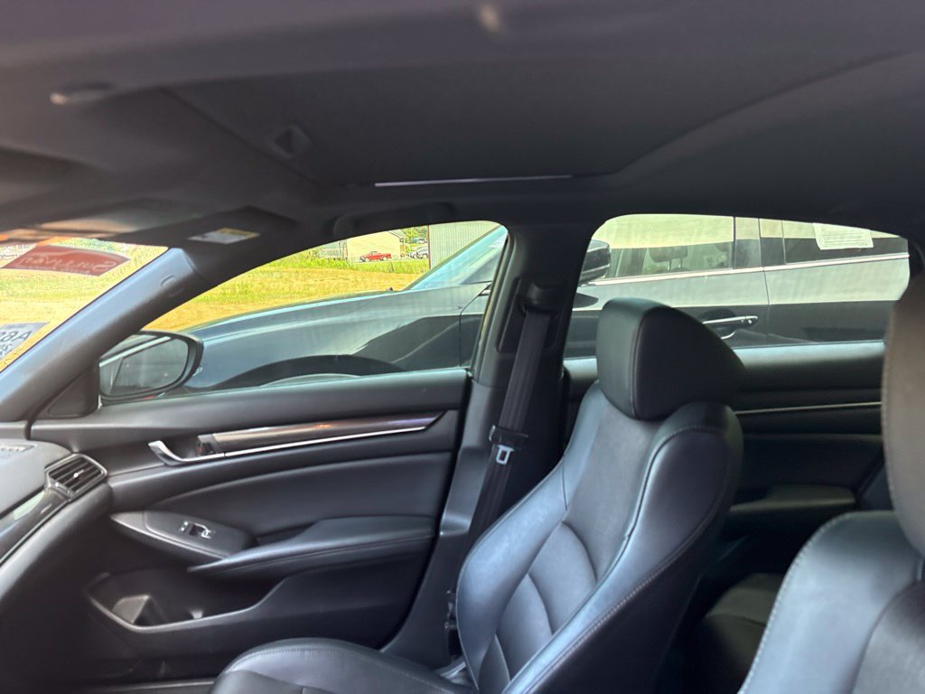 Used 2019 Honda Accord Sport image 11