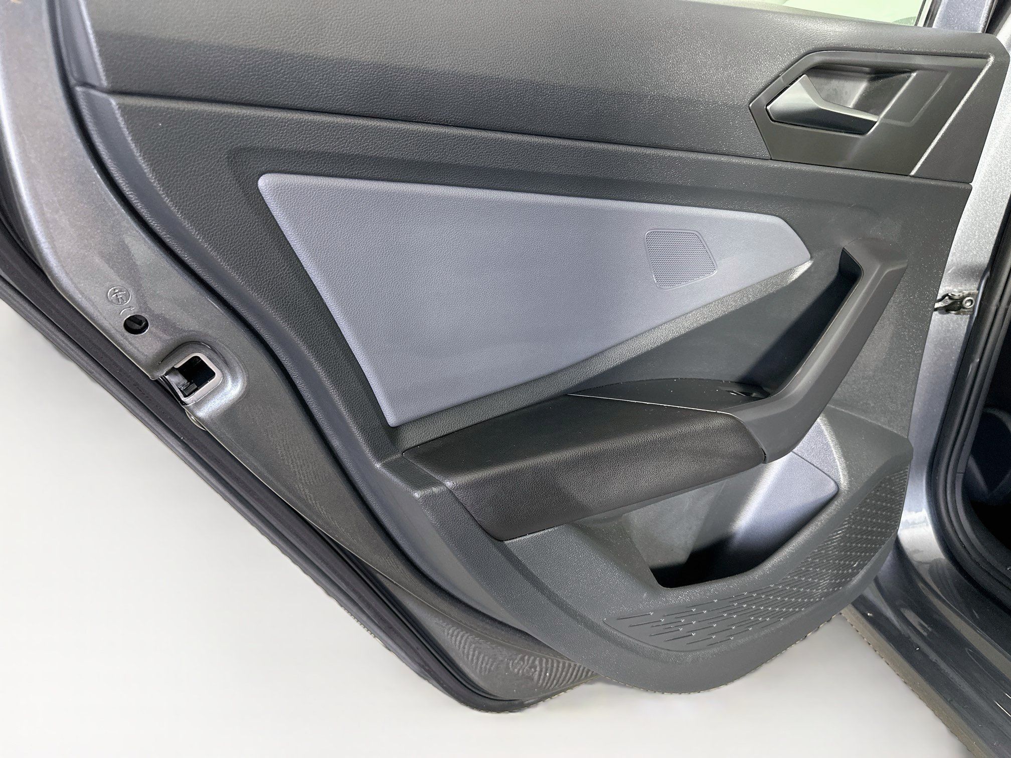 Used 2025 Volkswagen Jetta SE FWD image 25