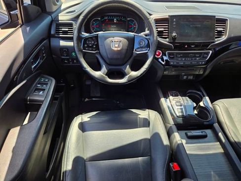 Used 2019 Honda Pilot Touring image 17