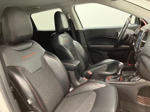 Used 2020 Jeep Compass Trailhawk AWD/4WD image 13