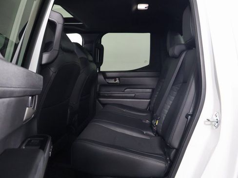 Used 2025 Toyota Tacoma TRD Off-Road image 11