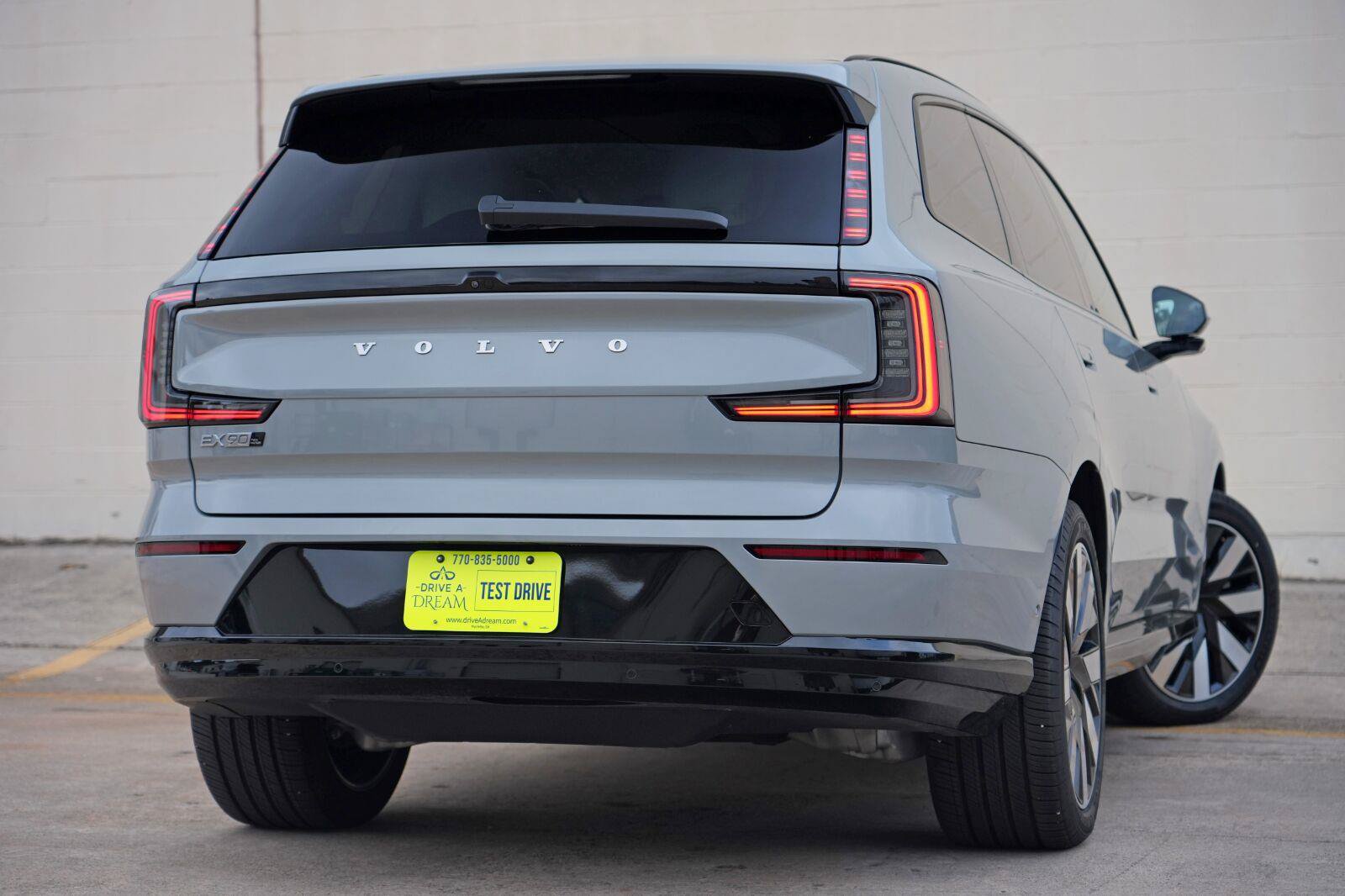 Used 2025 Volvo EX90 Ultra AWD/4WD image 4