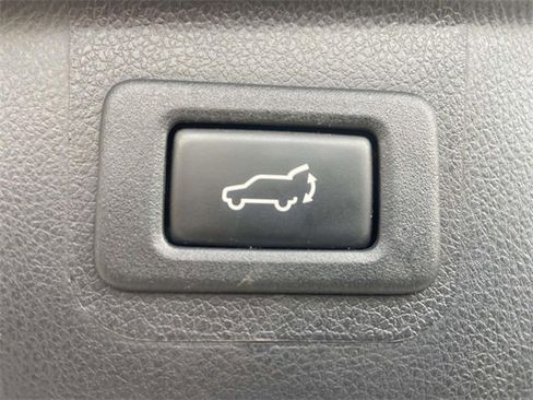 Used 2019 Subaru Outback 2.5i Premium image 5