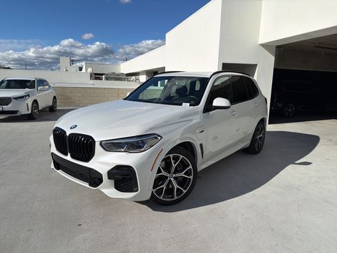 Certified 2023 BMW X5 xDrive45e w/ Executive Package image 3