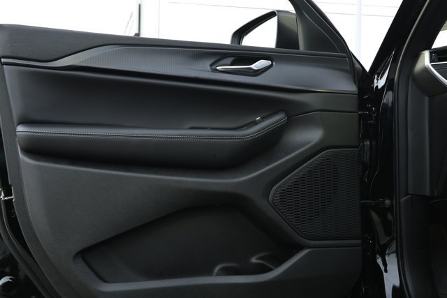 New 2027 Jeep Grand Cherokee Laredo X RWD image 23