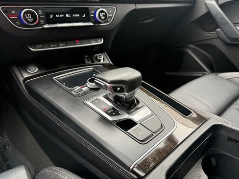 Used 2018 Audi Q5 Prestige w/ Prestige Package image 13