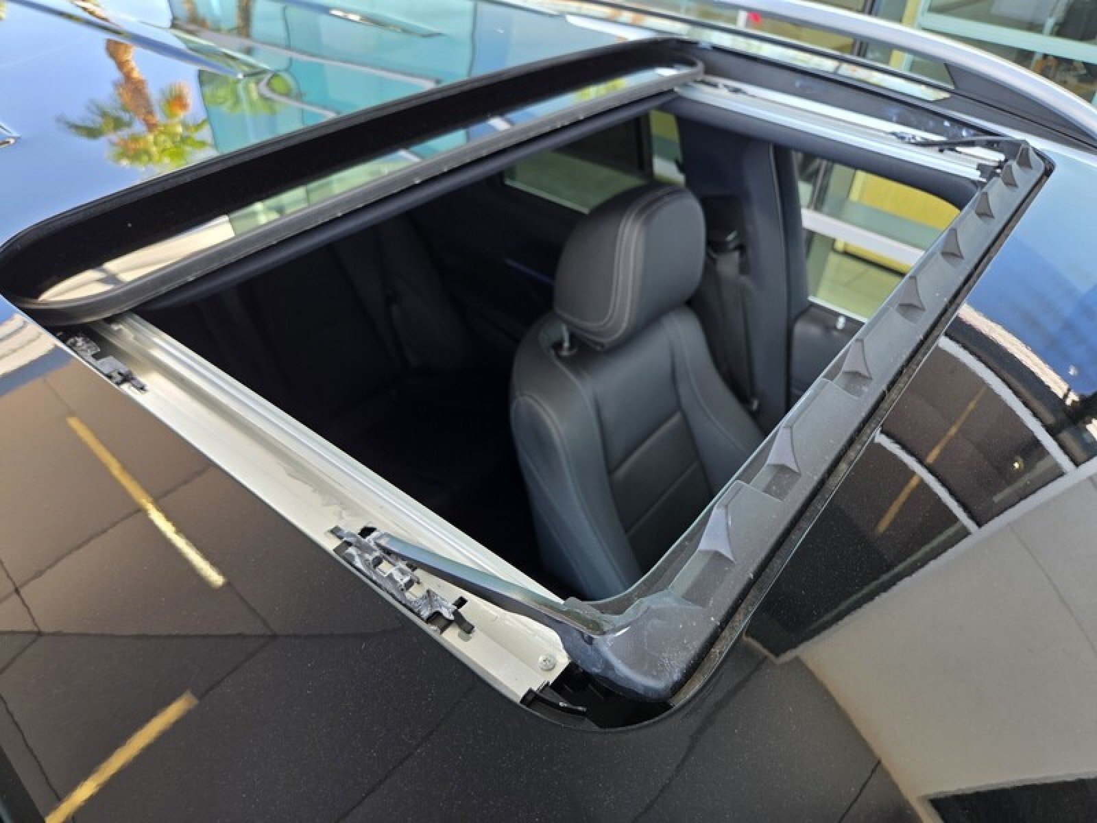 Certified 2025 Mercedes-Benz GLE 350 4MATIC image 22