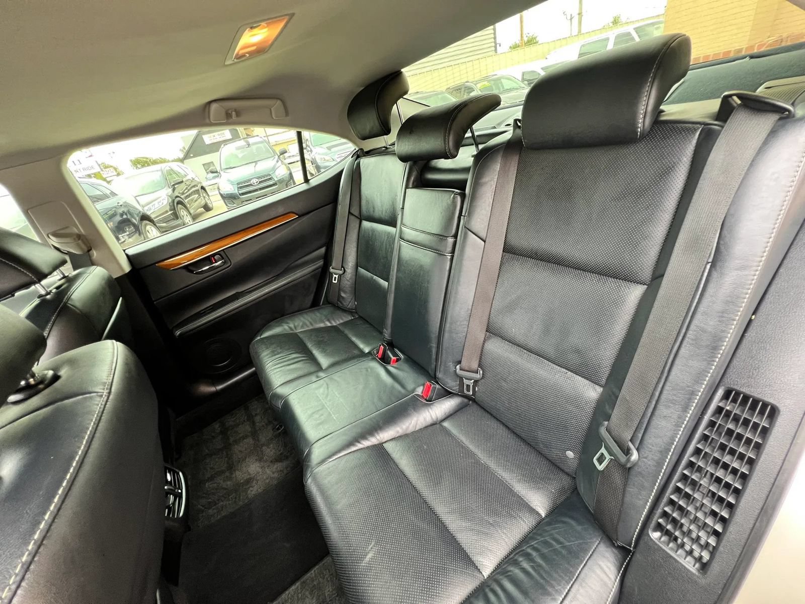 Used 2013 Lexus ES 300h w/ Luxury Pkg FWD image 21