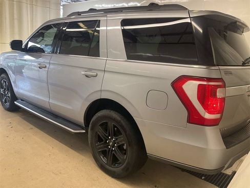 Used 2021 Ford Expedition XLT RWD image 2