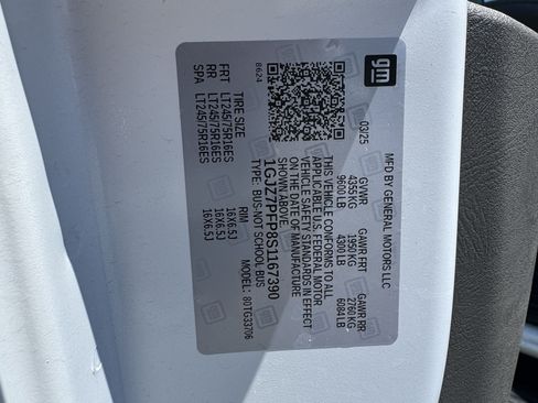 Used 2025 GMC Savana 3500 LT w/ LT Preferred Equipment Group RWD image 30